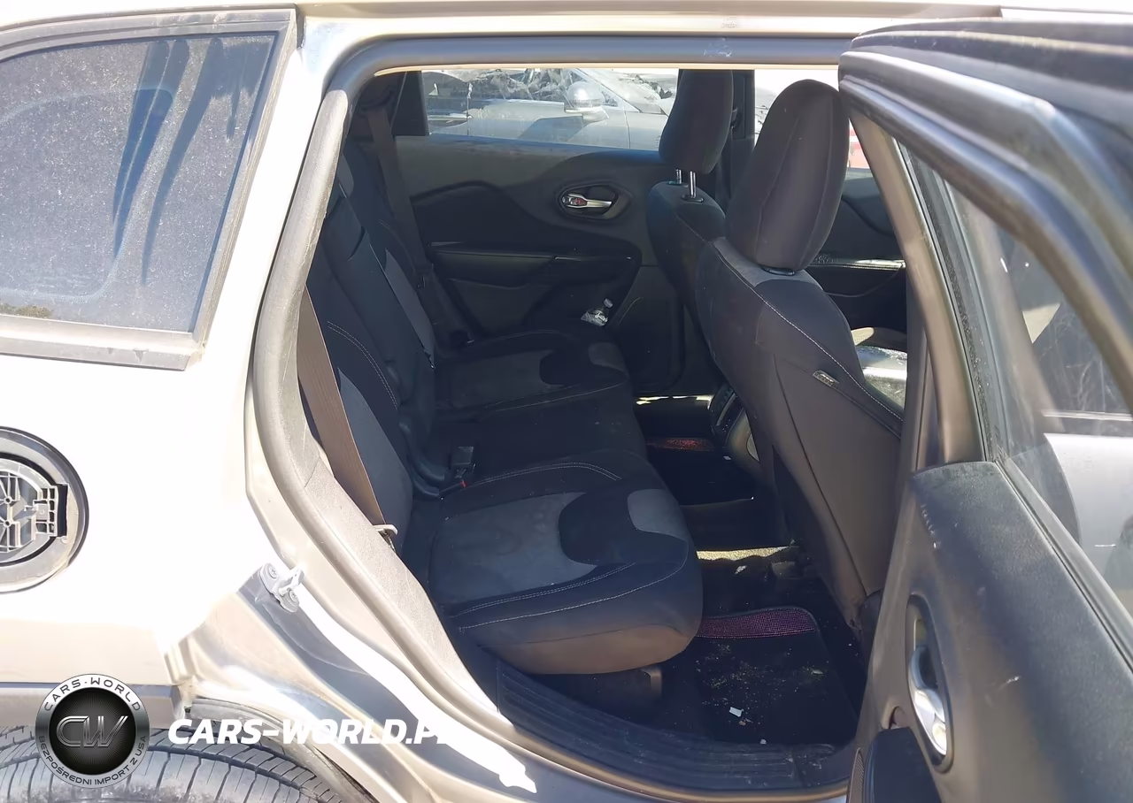2016 Jeep Cherokee Sport VIN:1C4PJLAB6GW137657 - 8