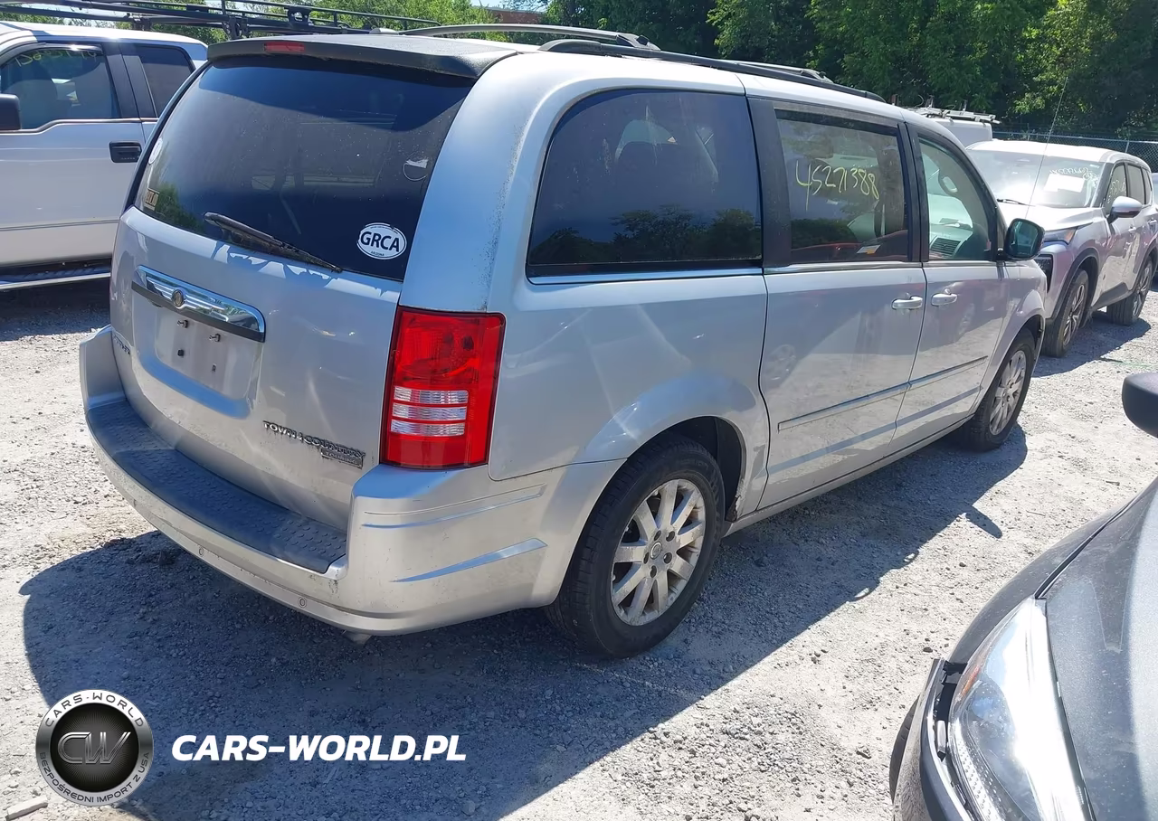 2008 Chrysler Town & Country Touring VIN:2A8HR54P98R113257 - 4