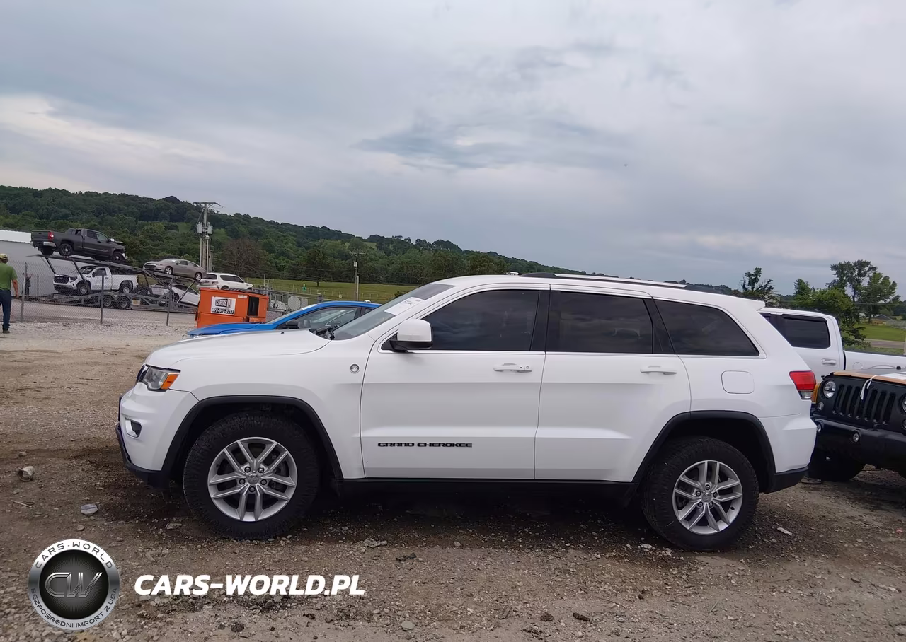 2018 Jeep Grand Cherokee Laredo E 4X4 VIN:1C4RJFAG9JC350536 - 14