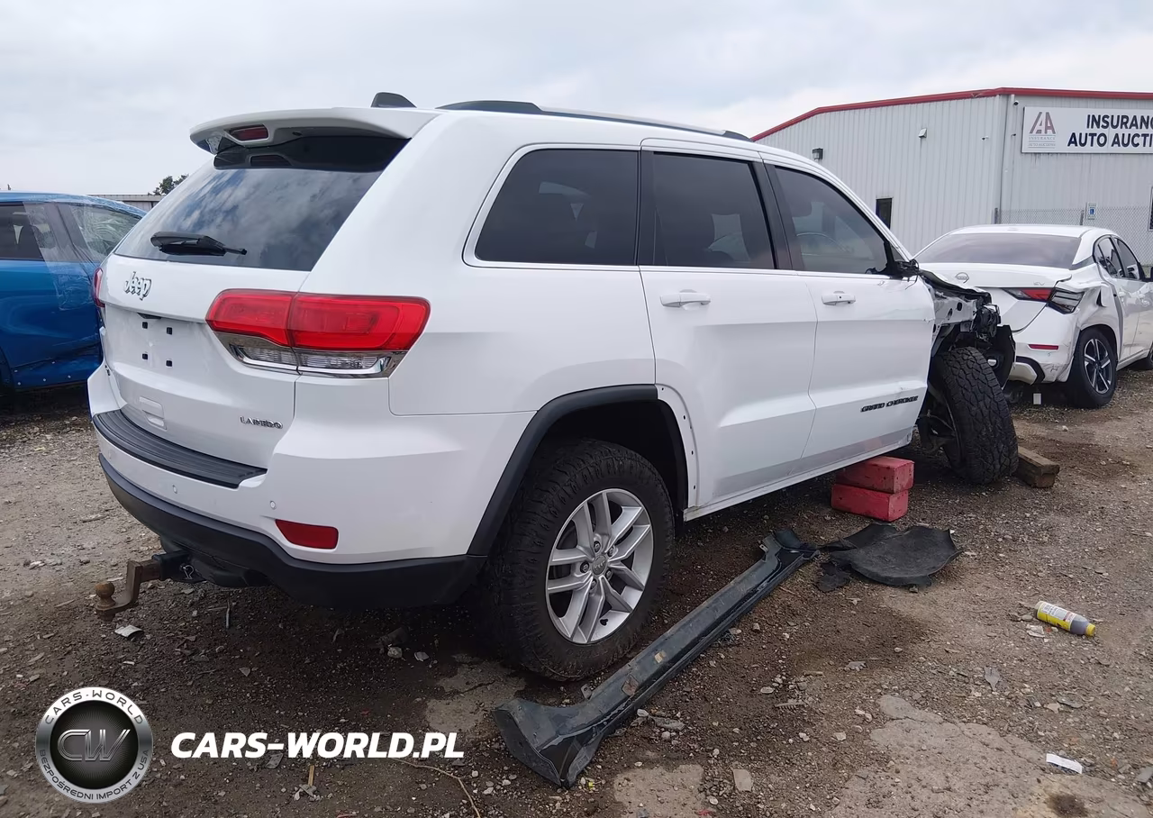 2018 Jeep Grand Cherokee Laredo E 4X4 VIN:1C4RJFAG9JC350536 - 4