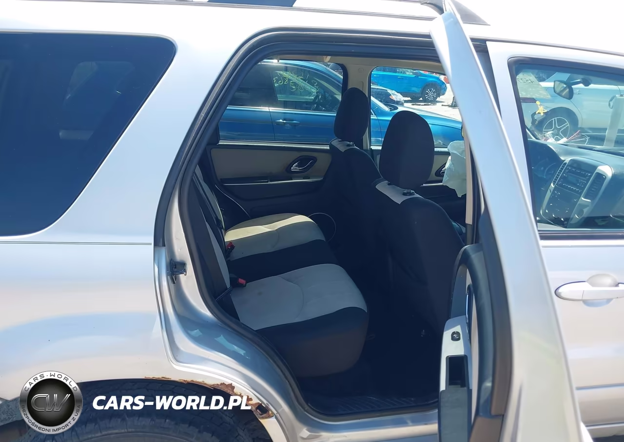 2007 Mercury Mariner Luxury VIN:4M2YU81167KJ03123 - 8