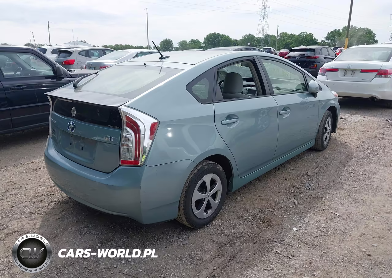 2015 Toyota Prius Three VIN:JTDKN3DU4F1902761 - 4