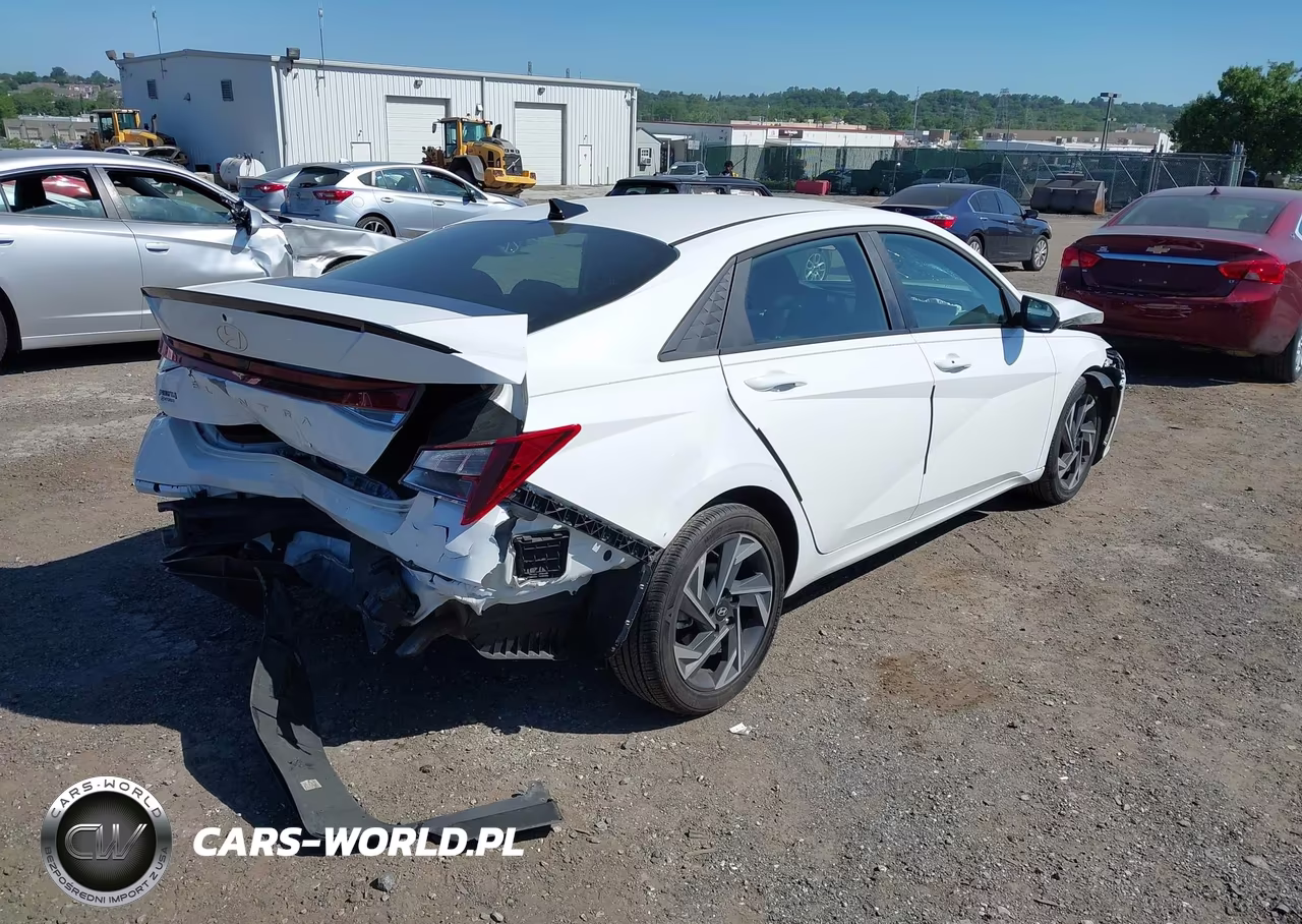 2025 Hyundai Elantra Sel Sport VIN:KMHLM4DG7SU074720 - 4