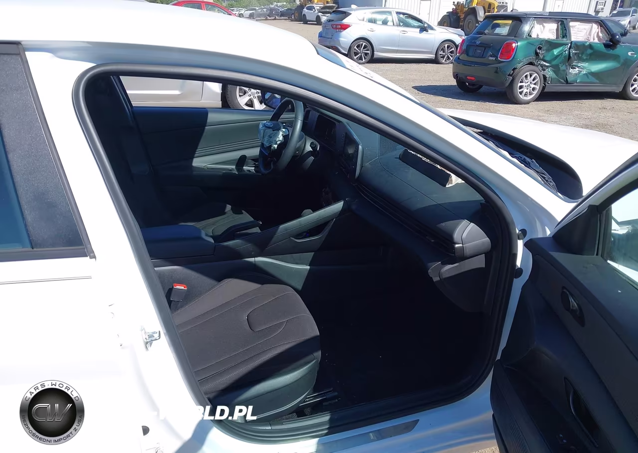 2025 Hyundai Elantra Sel Sport VIN:KMHLM4DG7SU074720 - 5
