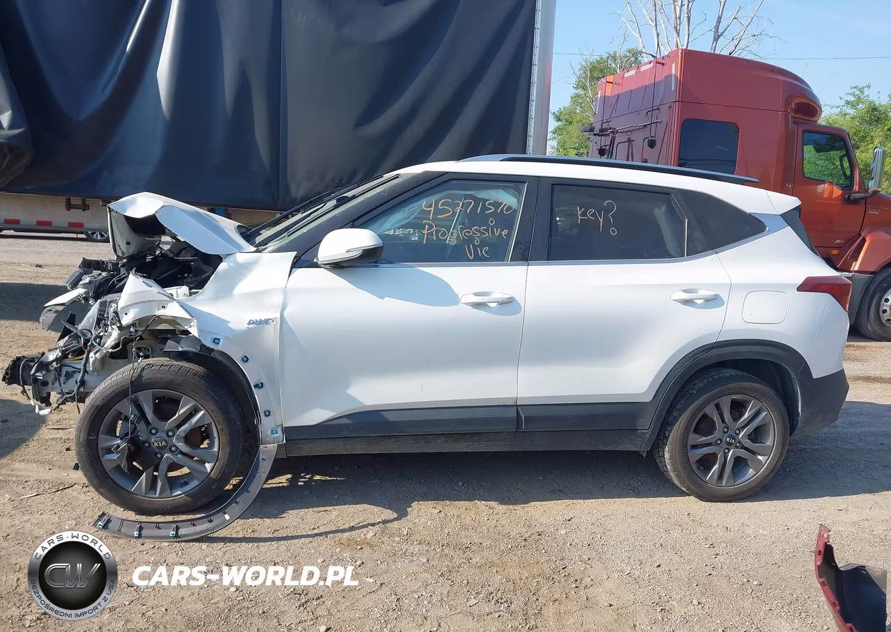 2021 Kia Seltos S VIN:KNDEUCAA7M7158805 - 13