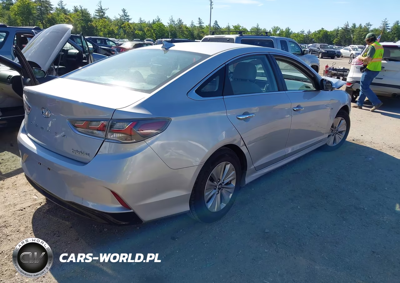 2019 Hyundai Sonata Hybrid Se VIN:KMHE24L39KA091775 - 4