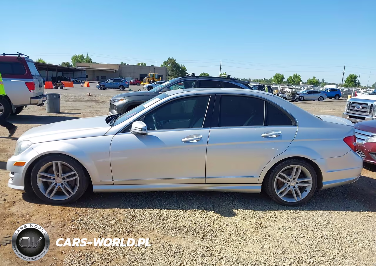 2014 Mercedes-Benz C 300 Sport 4Matic VIN:WDDGF8AB1EA898742 - 14