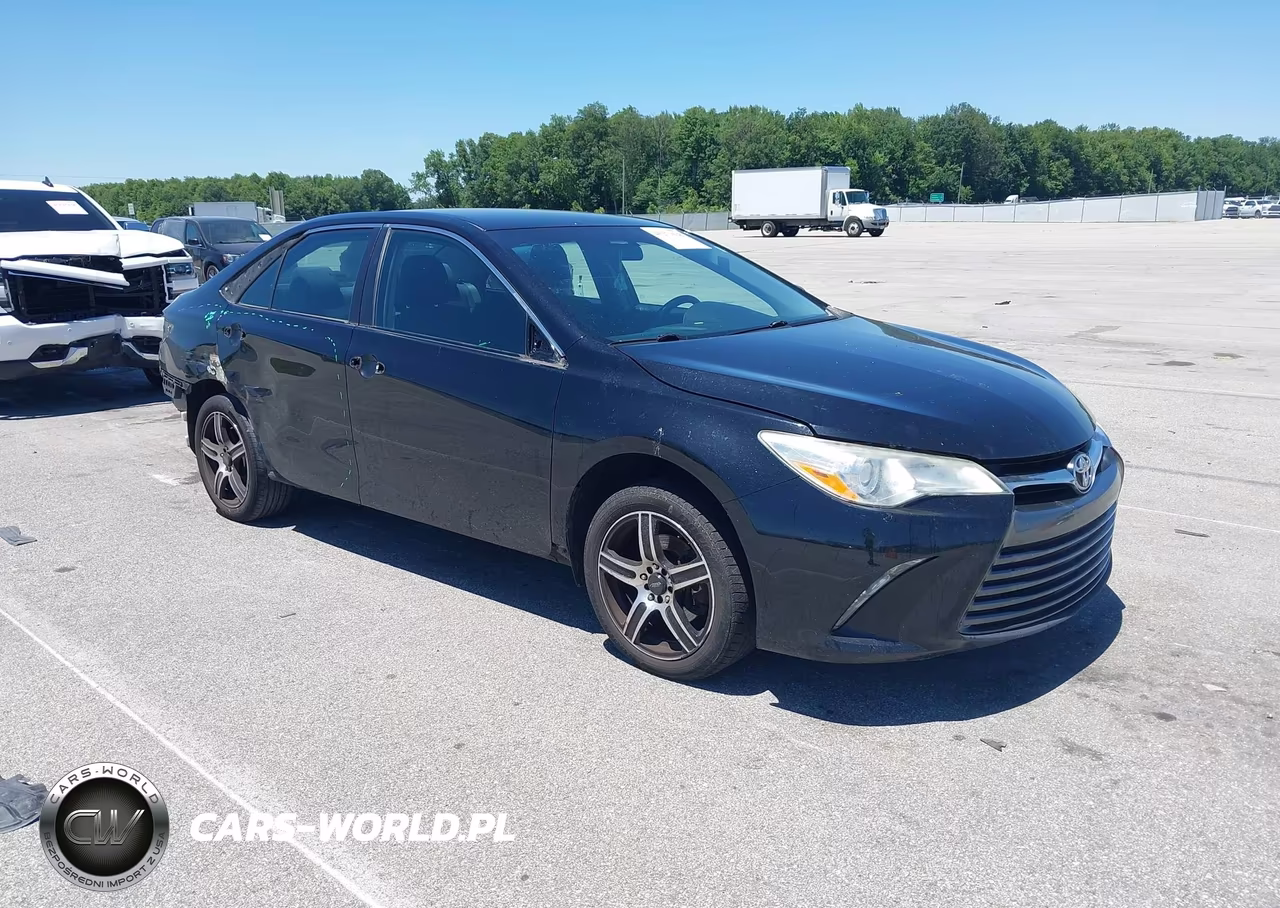 2016 Toyota Camry Le – zdjęcie 1 z 17