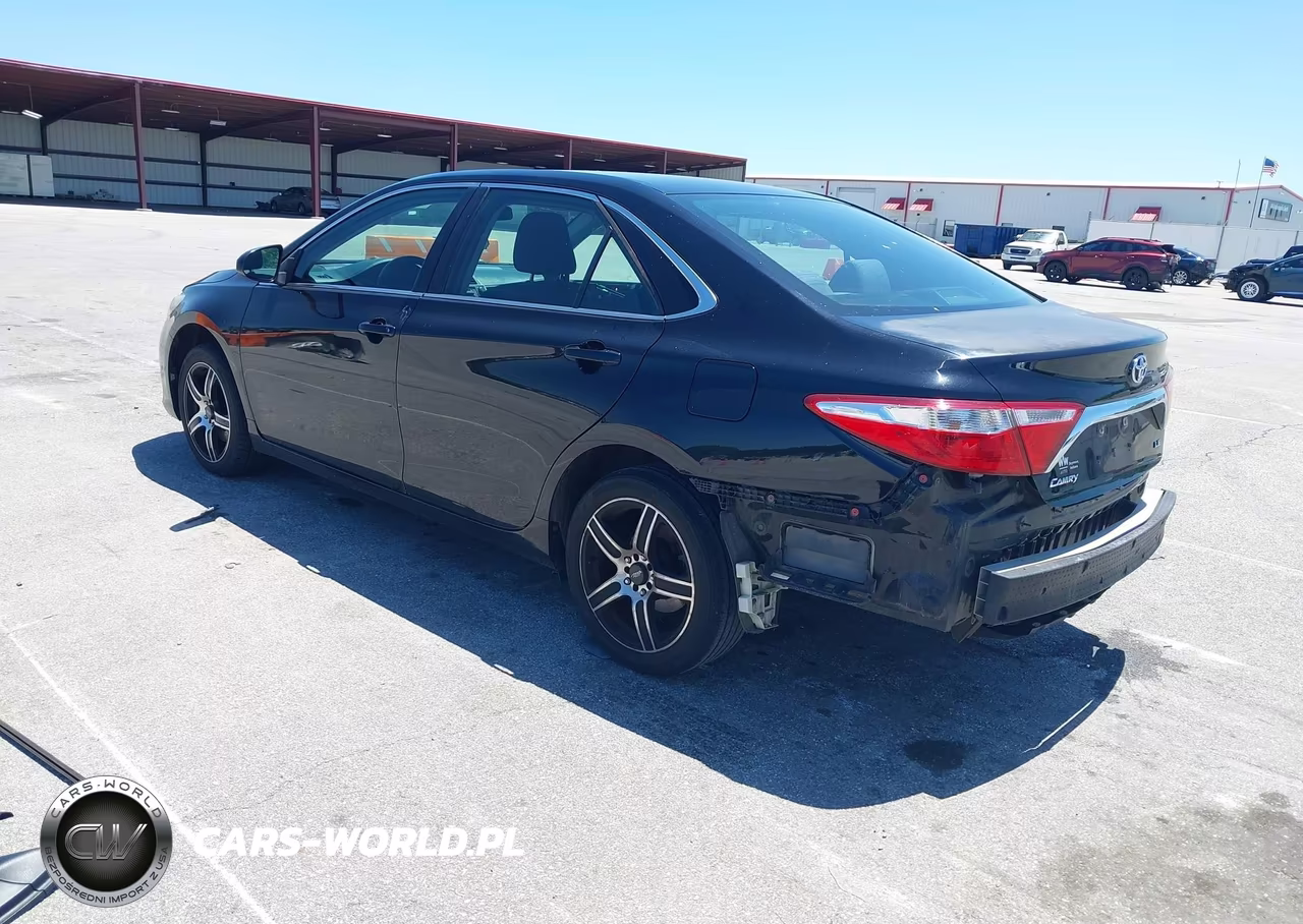 2016 Toyota Camry Le VIN:4T1BF1FK6GU236916 - 3