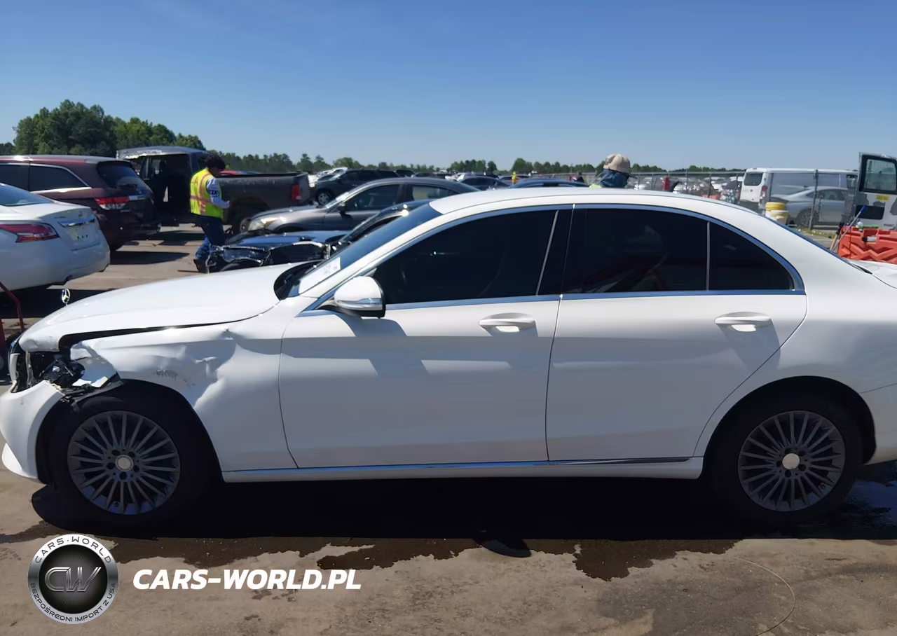 2015 Mercedes-Benz C 300 Luxury 4Matic VIN:55SWF4KB0FU015170 - 14