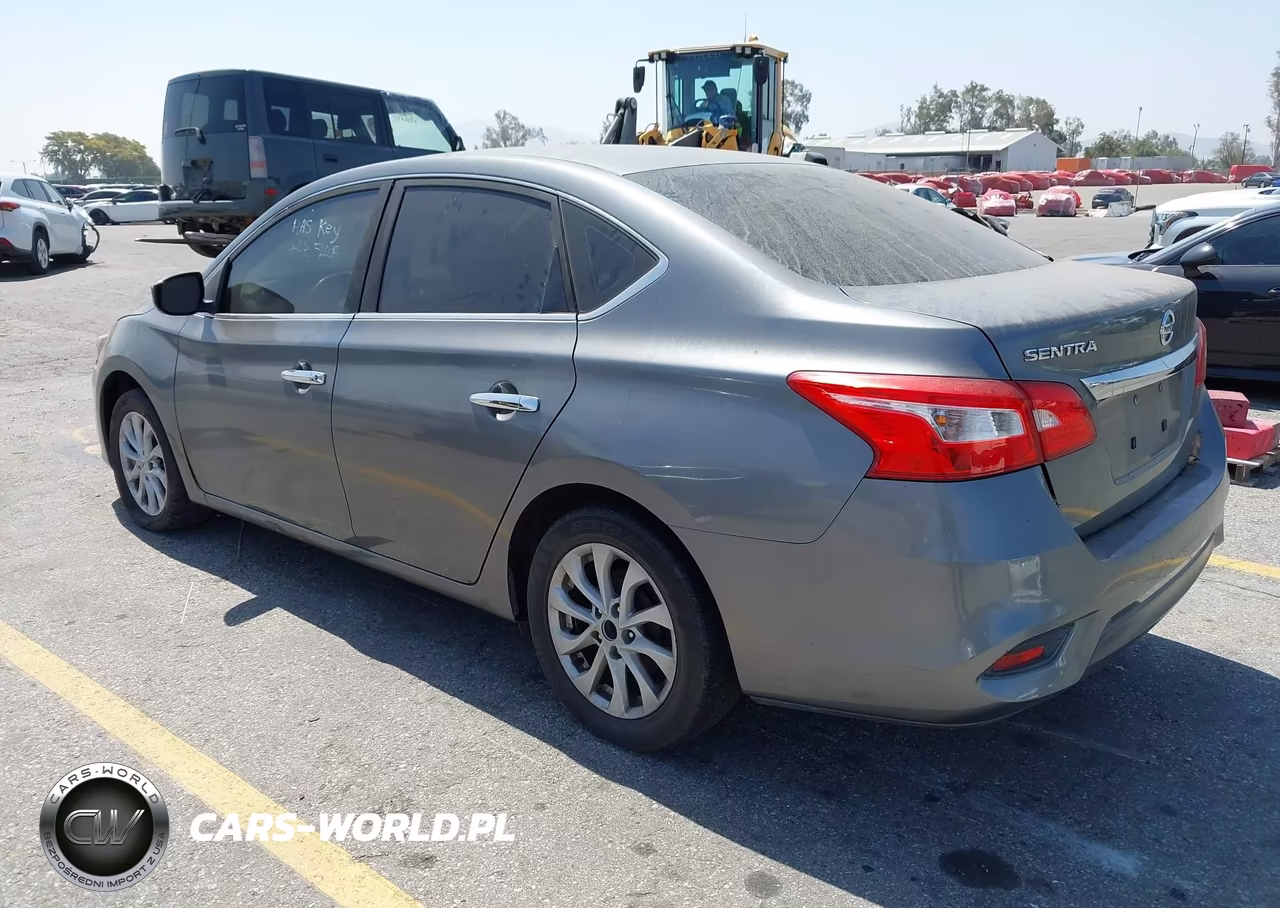 2018 Nissan Sentra S VIN:3N1AB7AP2JY260266 - 3