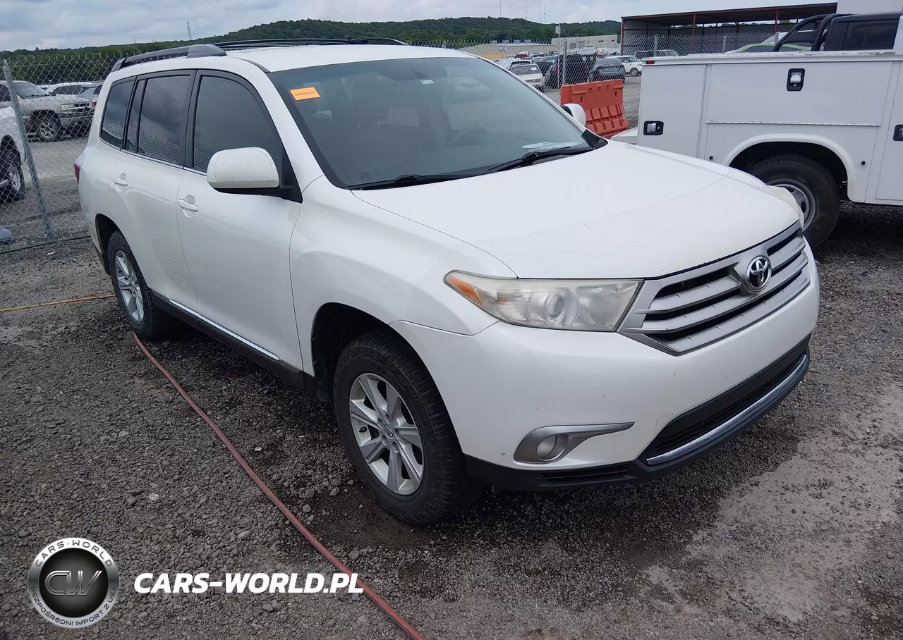 2013 Toyota Highlander Base Plus V6 – zdjęcie 1 z 17