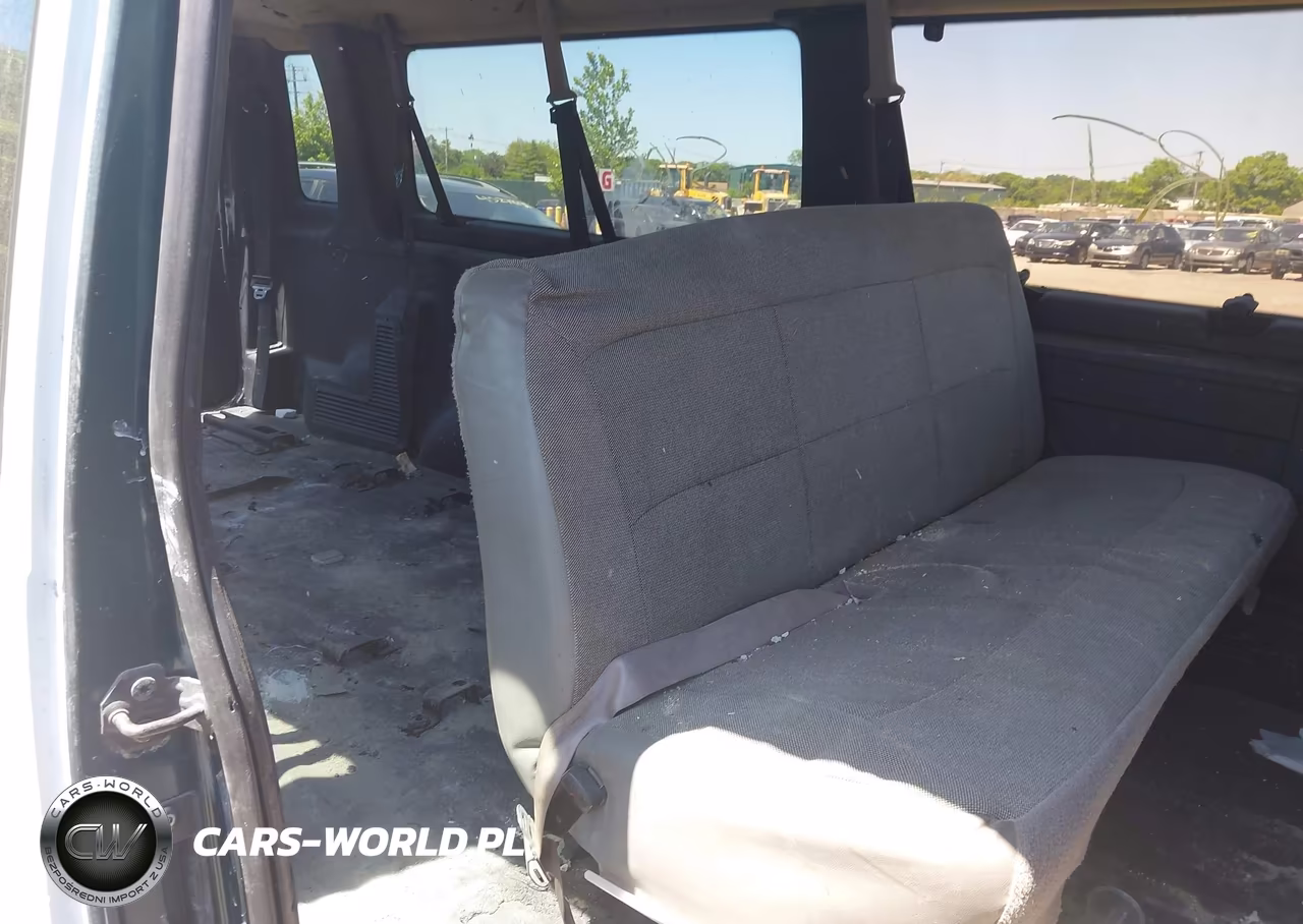 2000 Ford E-350 Super Duty Xl-Xlt VIN:1FBSS31L1YHB90812 - 8