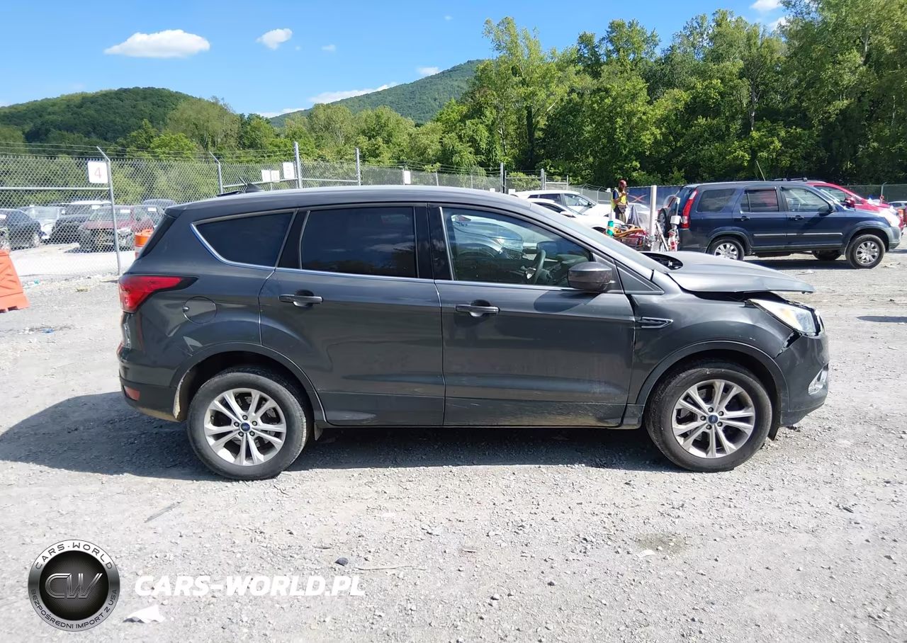 2019 Ford Escape Se VIN:1FMCU9GD6KUA39844 - 13