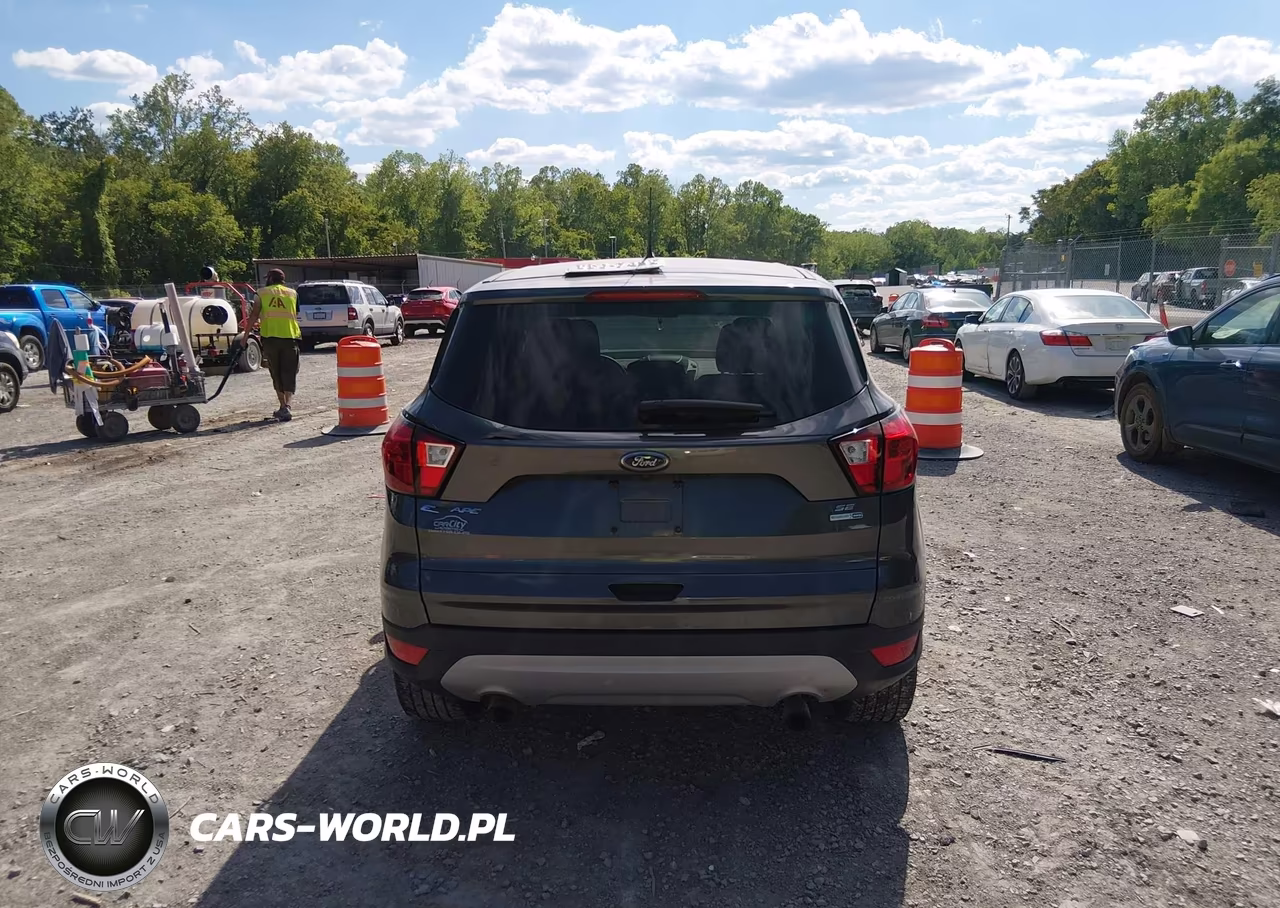 2019 Ford Escape Se VIN:1FMCU9GD6KUA39844 - 16