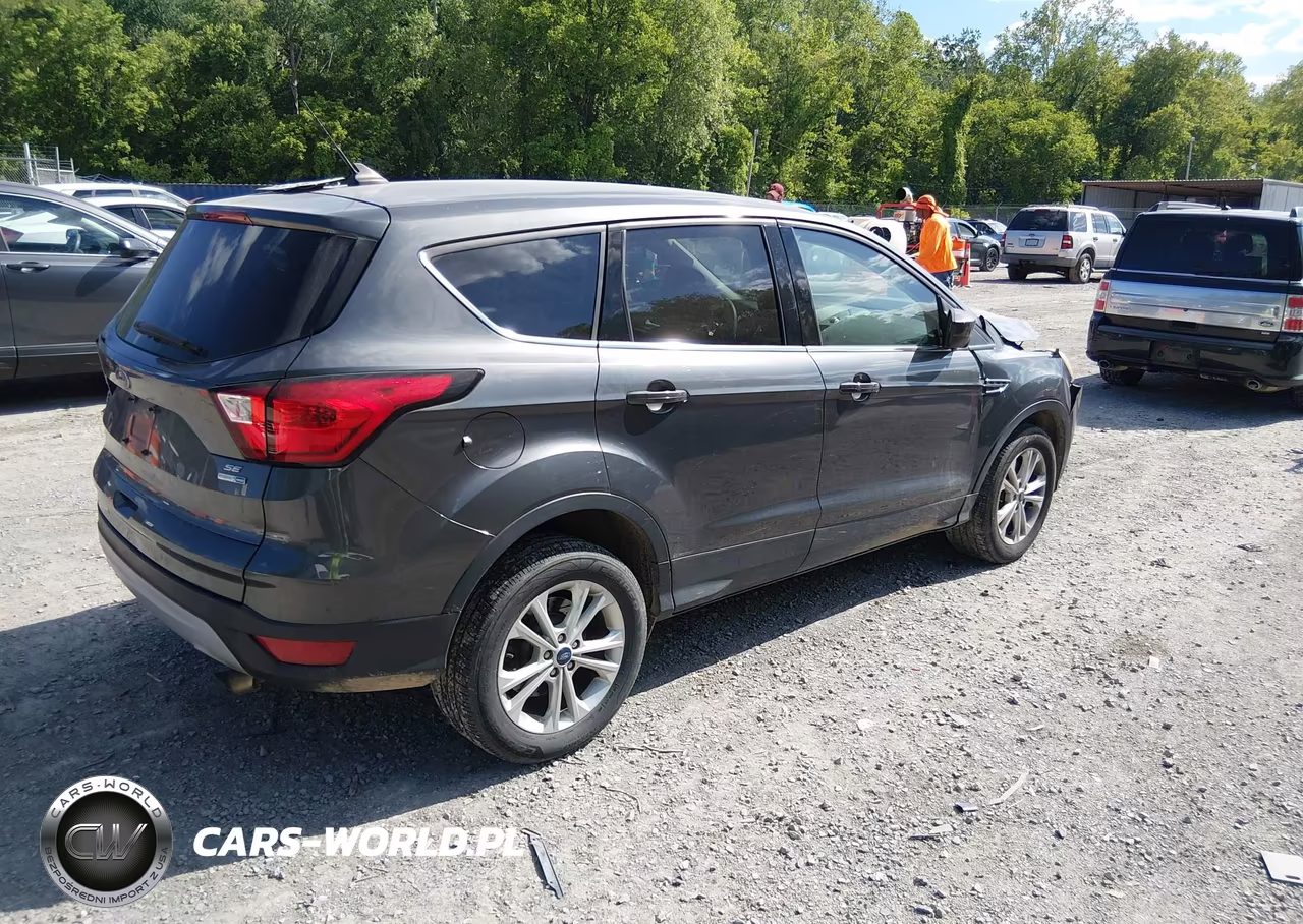 2019 Ford Escape Se VIN:1FMCU9GD6KUA39844 - 4