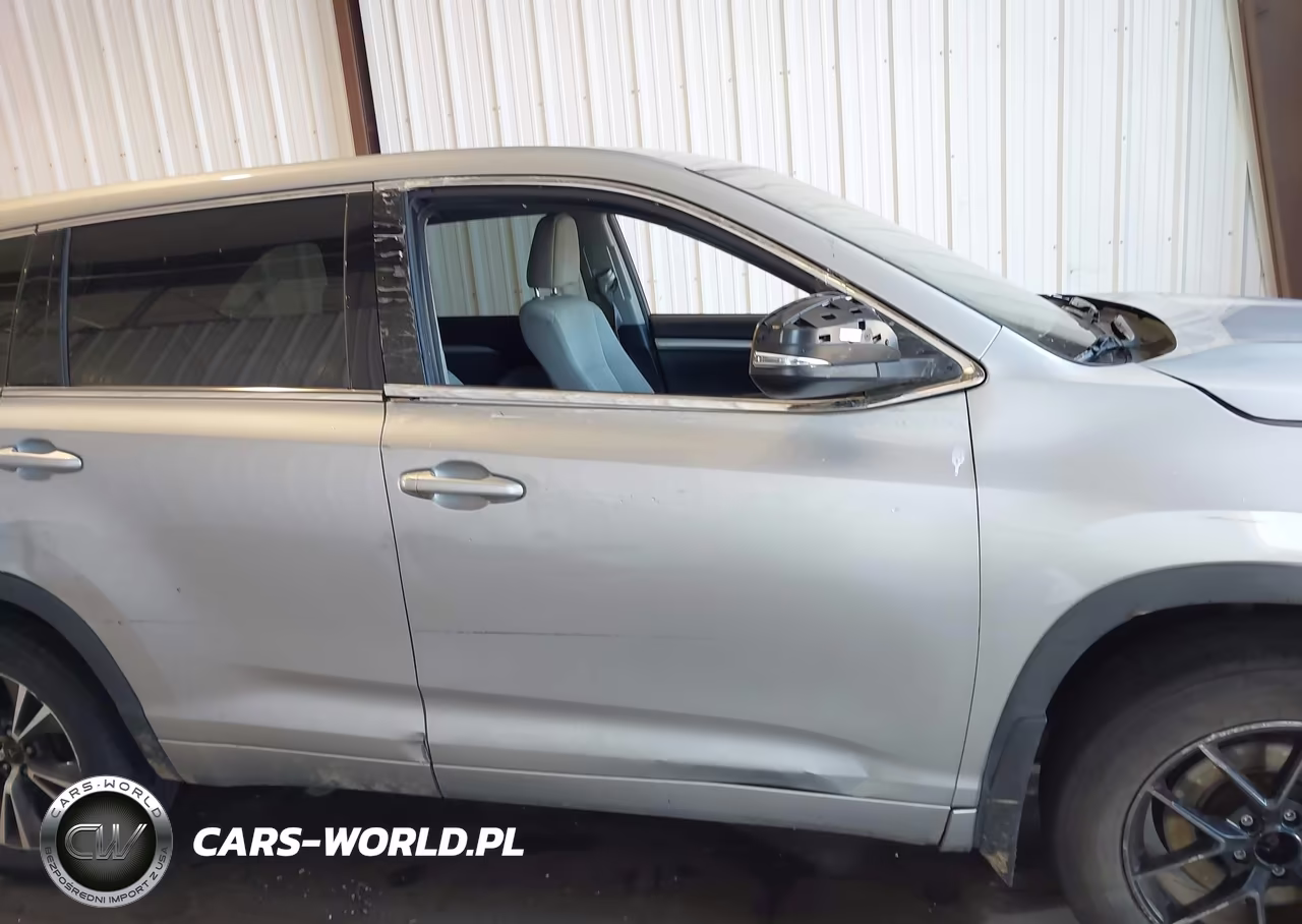 2017 Toyota Highlander Le VIN:5TDBZRFH0HS399324 - 18