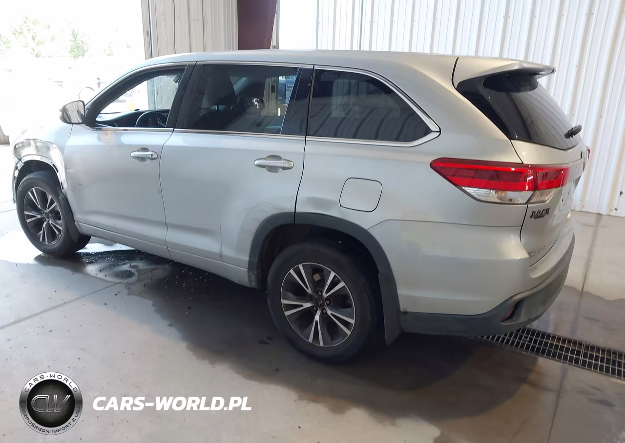 2017 Toyota Highlander Le VIN:5TDBZRFH0HS399324 - 3