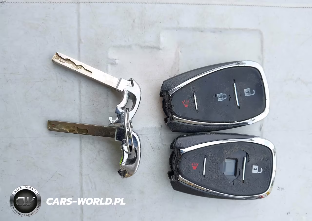 2018 Chevrolet Traverse Ls VIN:1GNERFKW9JJ141944 - 11