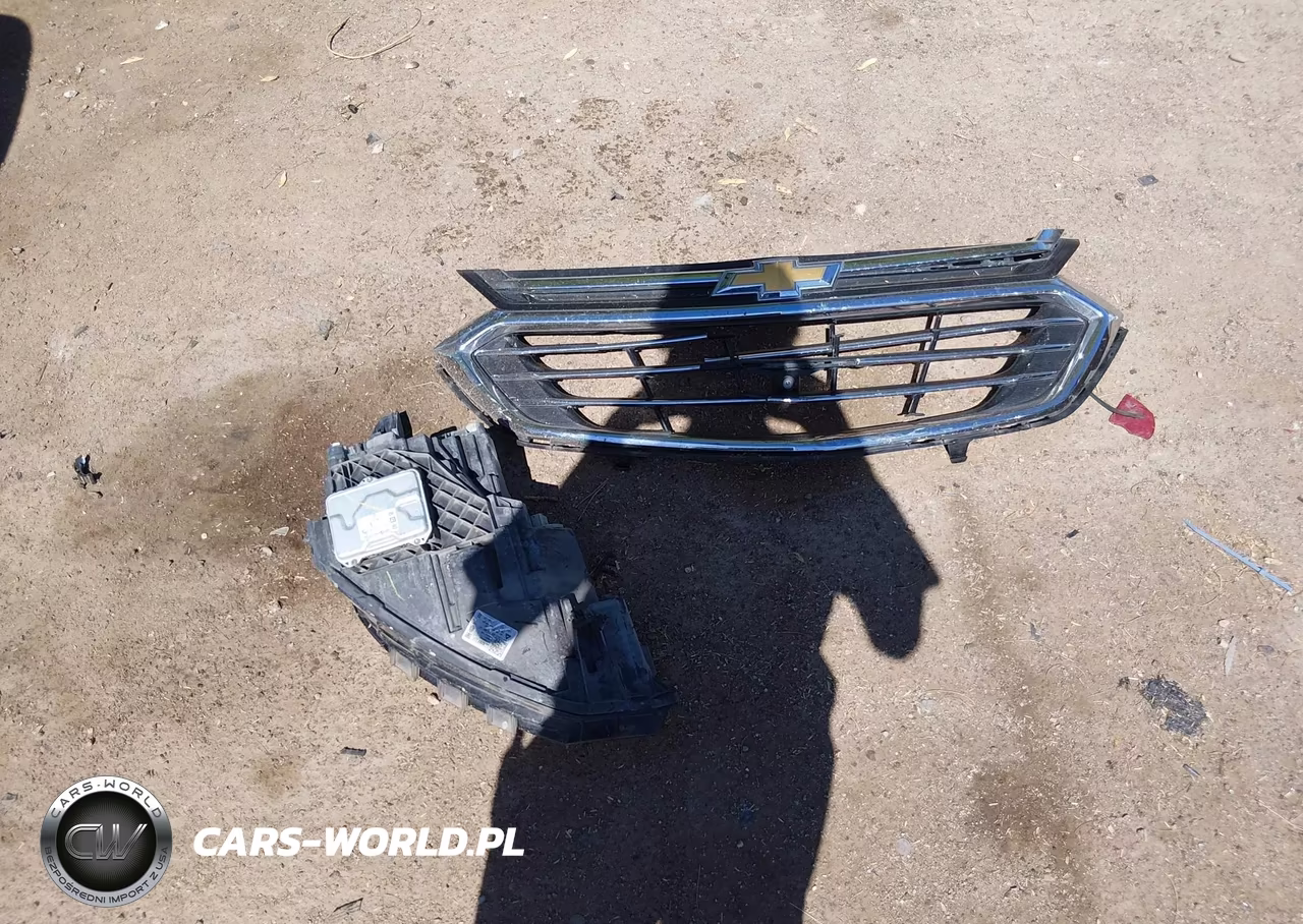 2019 Chevrolet Equinox Premier VIN:3GNAXREU0KS668674 - 11
