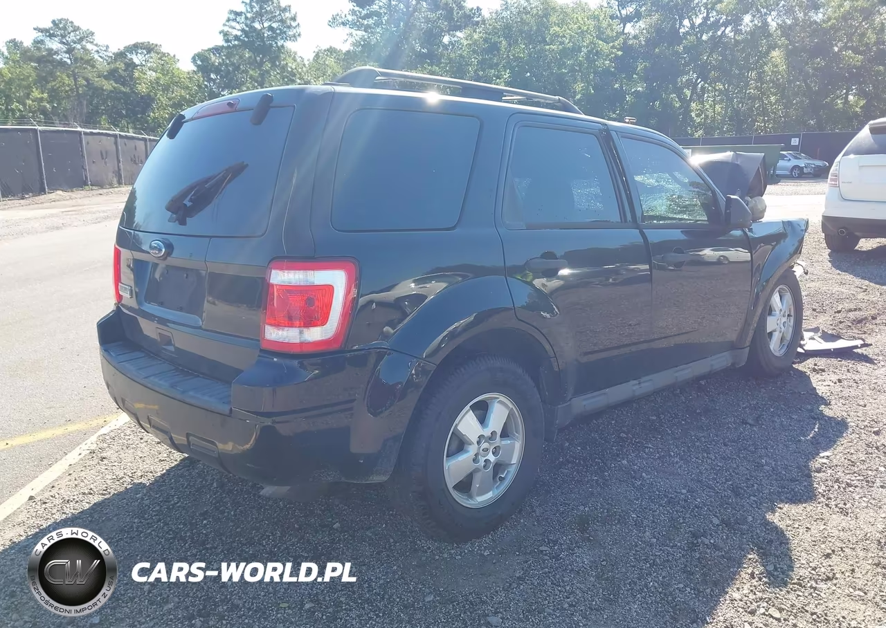 2010 Ford Escape Xls VIN:1FMCU0C77AKC44448 - 4