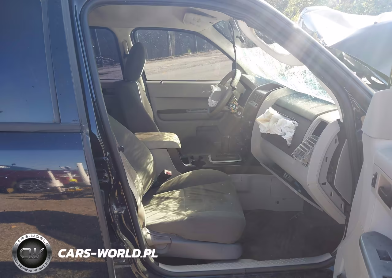 2010 Ford Escape Xls VIN:1FMCU0C77AKC44448 - 5