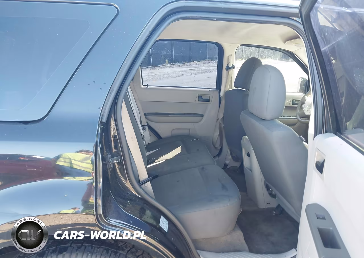 2010 Ford Escape Xls VIN:1FMCU0C77AKC44448 - 8