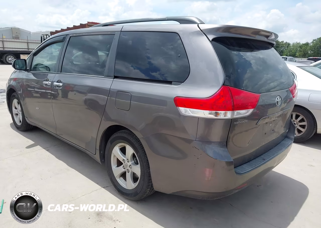 2012 Toyota Sienna Le V6 8 Passenger VIN:5TDKK3DC3CS210540 - 3