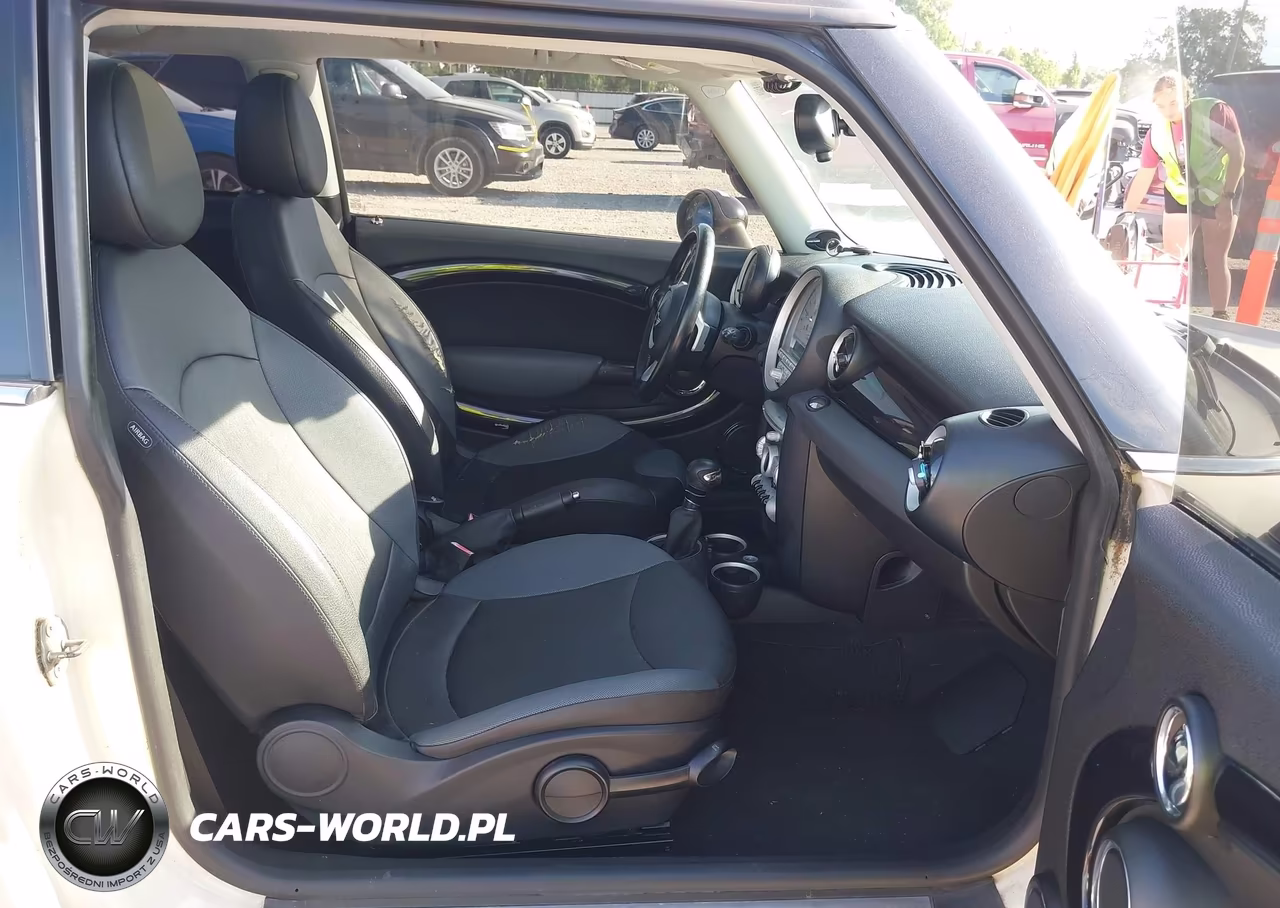 2010 Mini Cooper S VIN:WMWMF7C55ATZ71735 - 5