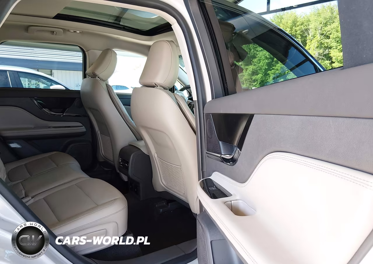 2023 Lincoln Corsair Standard VIN:5LMCJ1DA6PUL10264 - 8