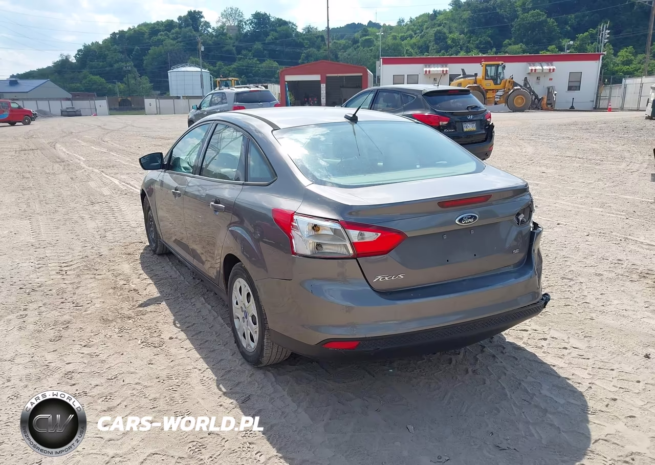 2012 Ford Focus Se VIN:1FAHP3F29CL220674 - 3