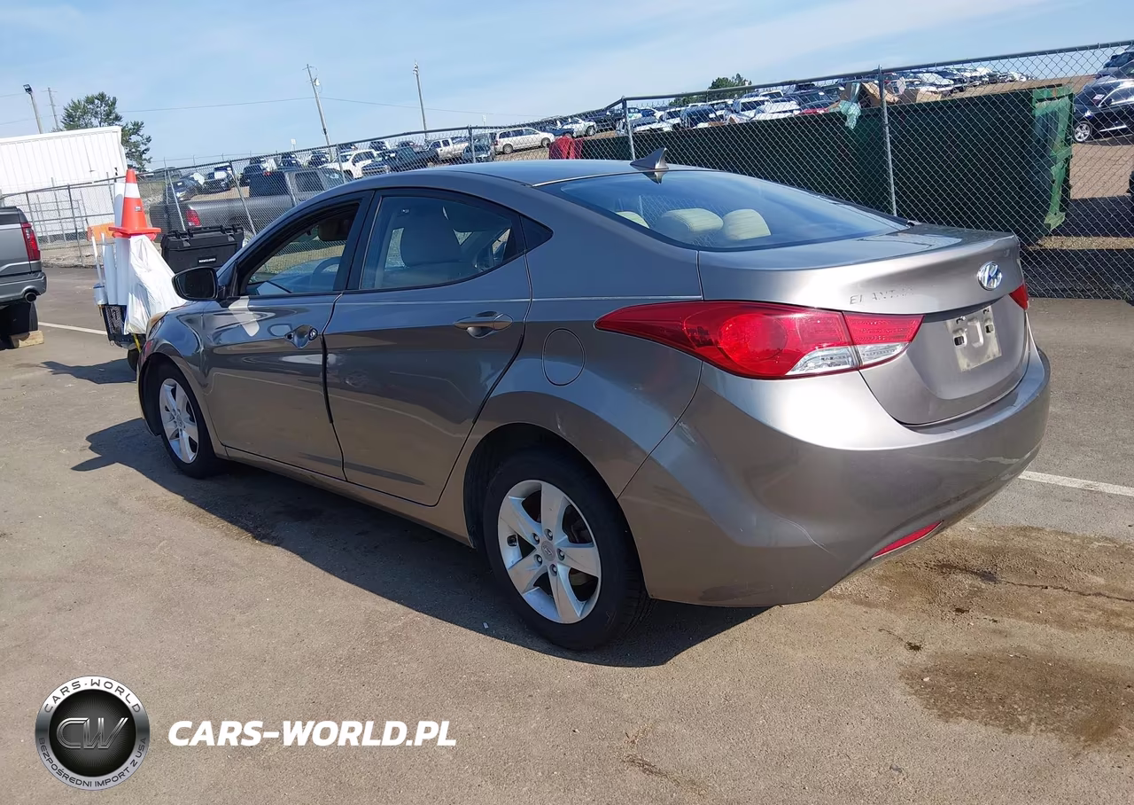 2011 Hyundai Elantra Gls VIN:5NPDH4AE2BH007145 - 3