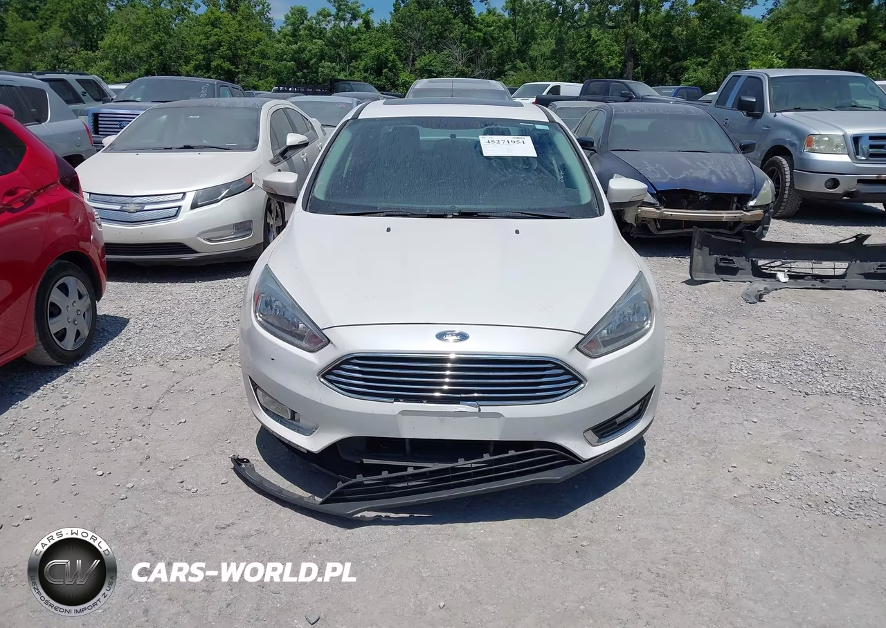 2018 Ford Focus Titanium VIN:1FADP3J28JL249859 - 12