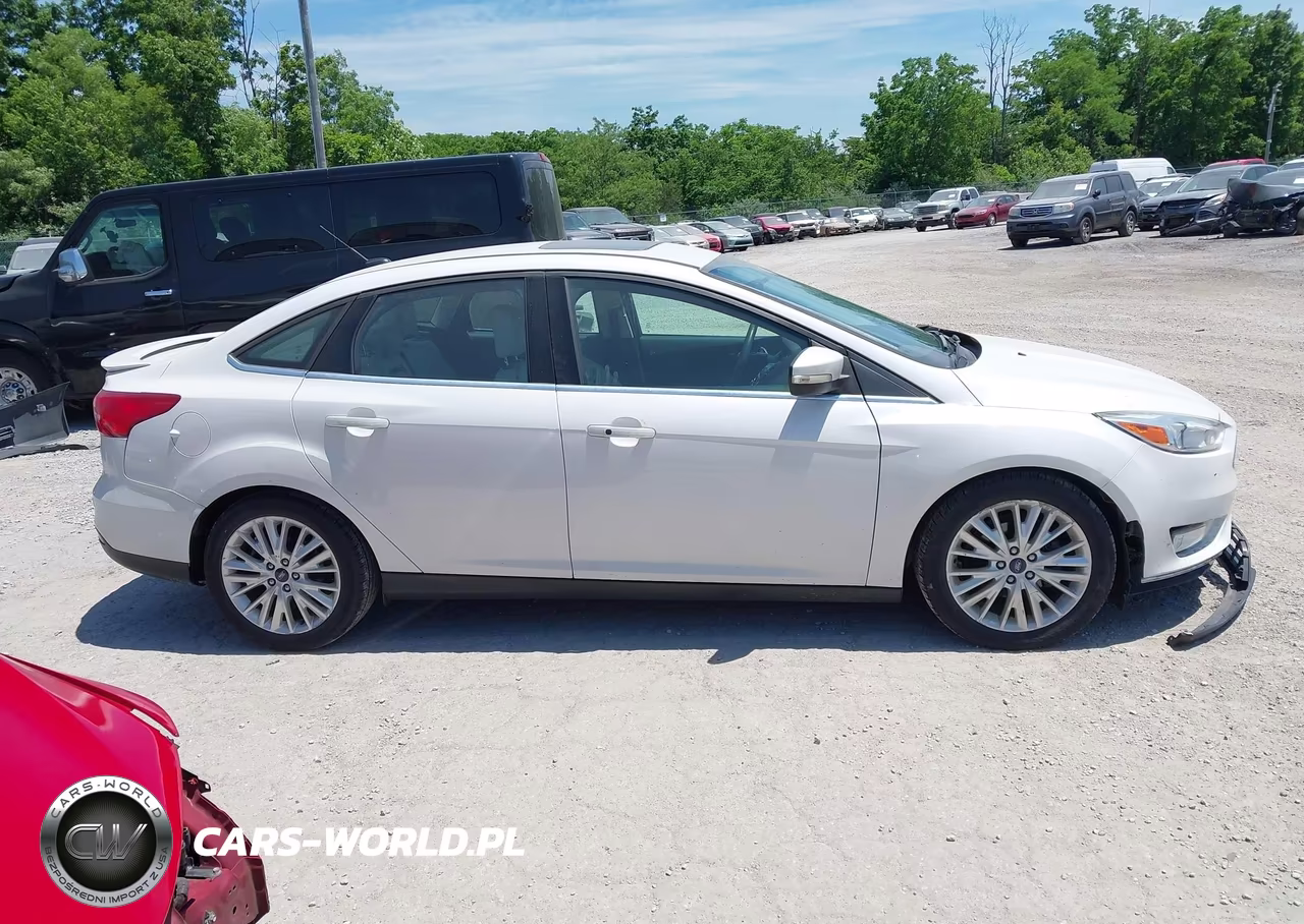 2018 Ford Focus Titanium VIN:1FADP3J28JL249859 - 13