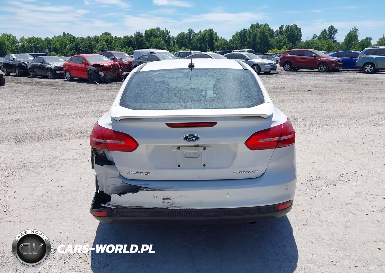 2018 Ford Focus Titanium VIN:1FADP3J28JL249859 - 16