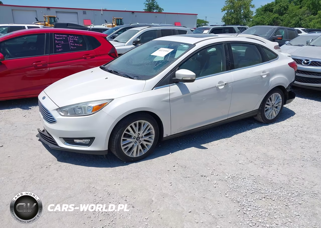 2018 Ford Focus Titanium VIN:1FADP3J28JL249859 - 2