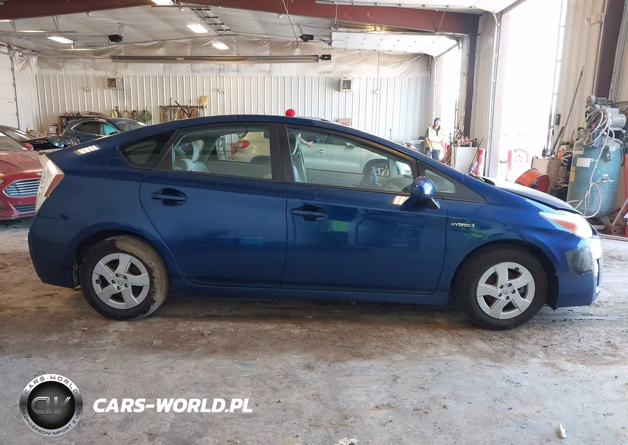 2011 Toyota Prius Two VIN:JTDKN3DU3B0258265 - 13