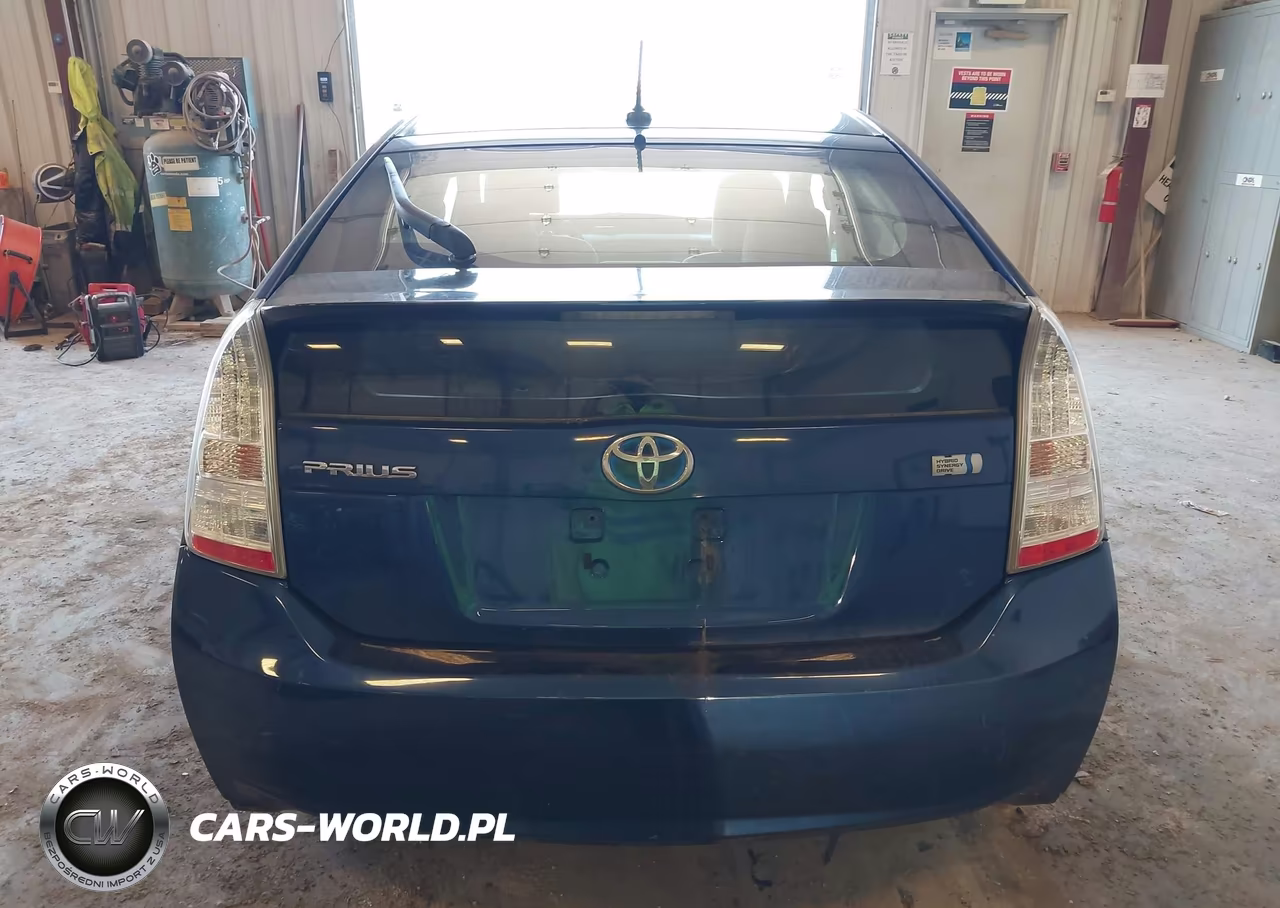 2011 Toyota Prius Two VIN:JTDKN3DU3B0258265 - 16