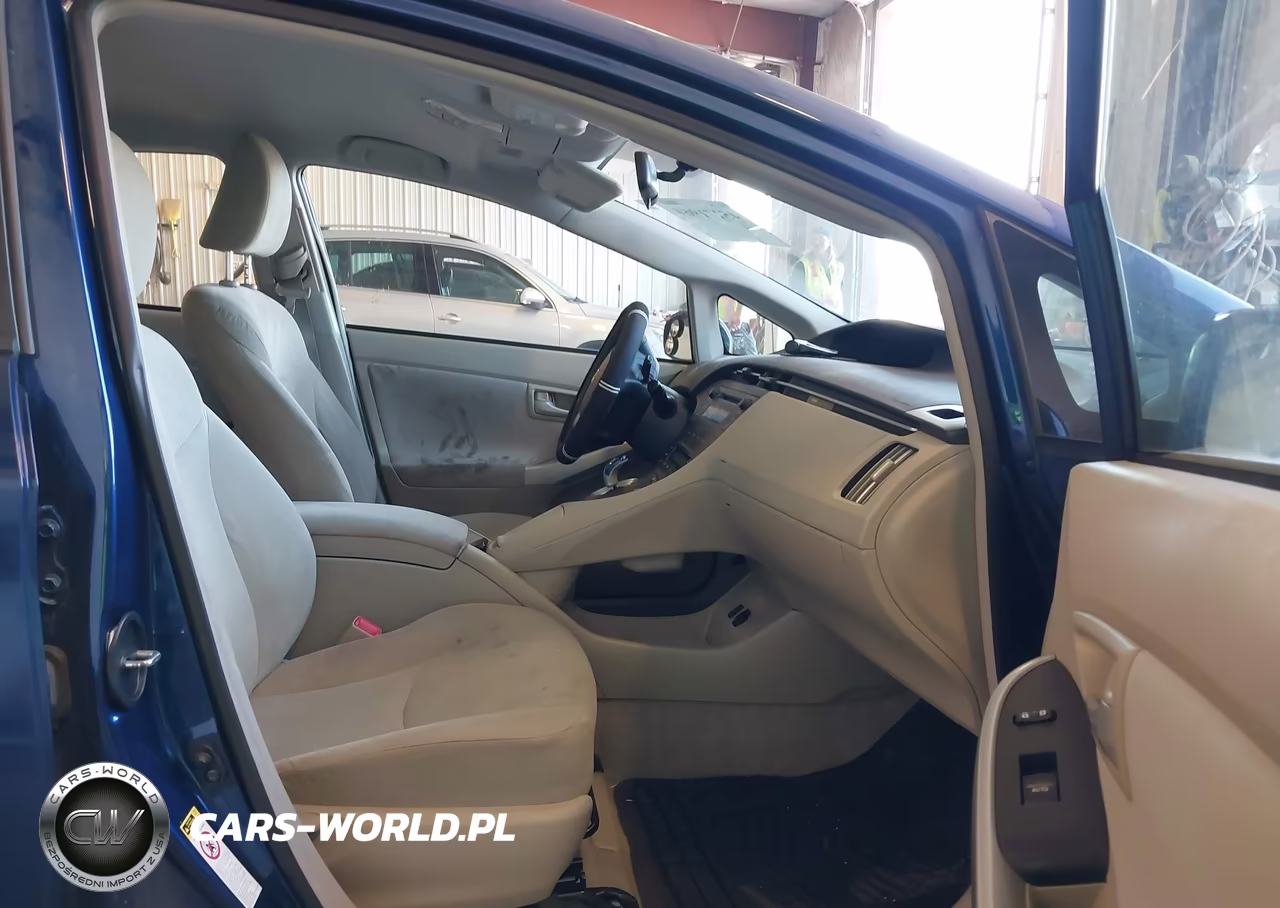 2011 Toyota Prius Two VIN:JTDKN3DU3B0258265 - 5
