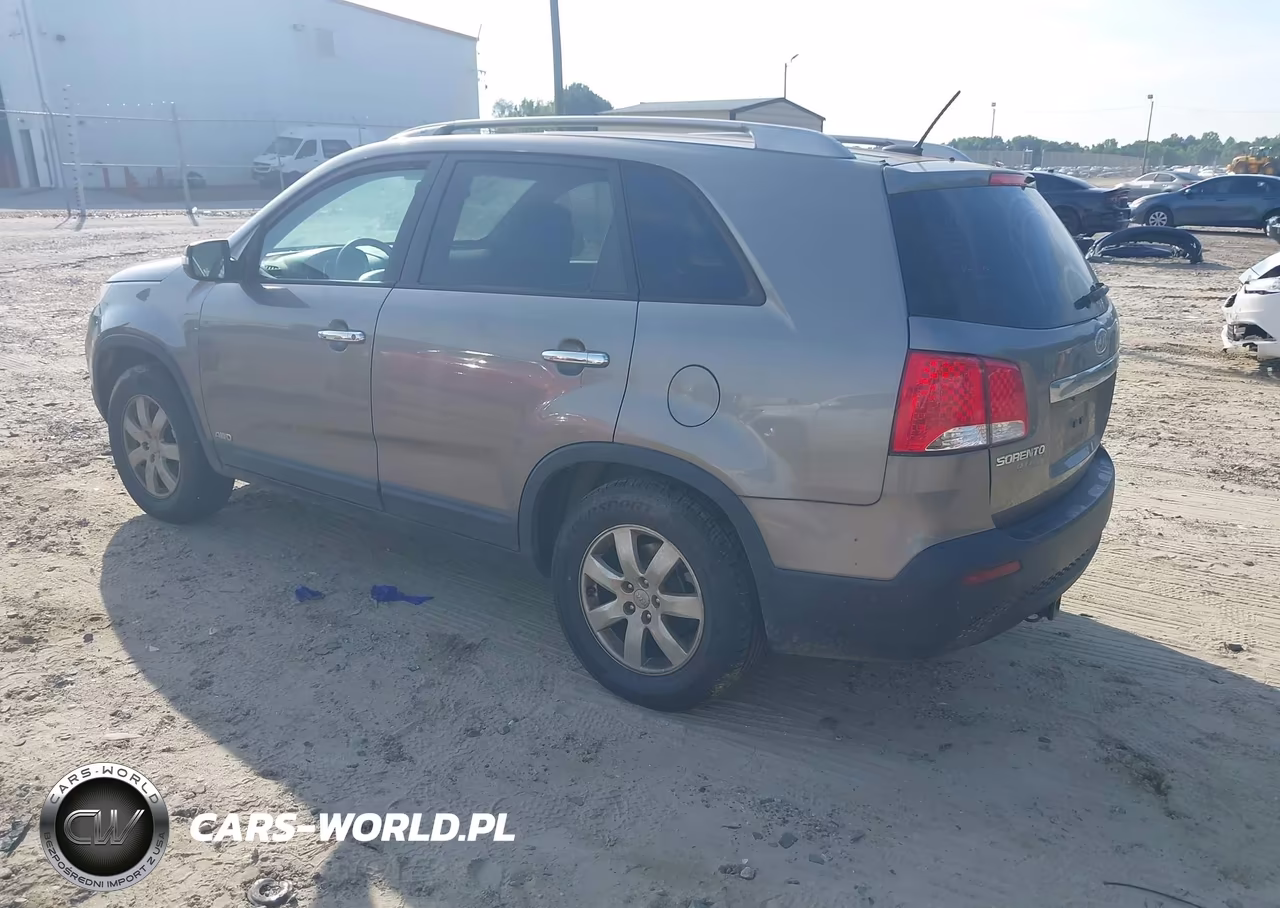 2013 Kia Sorento Lx V6 VIN:5XYKTDA23DG403400 - 3