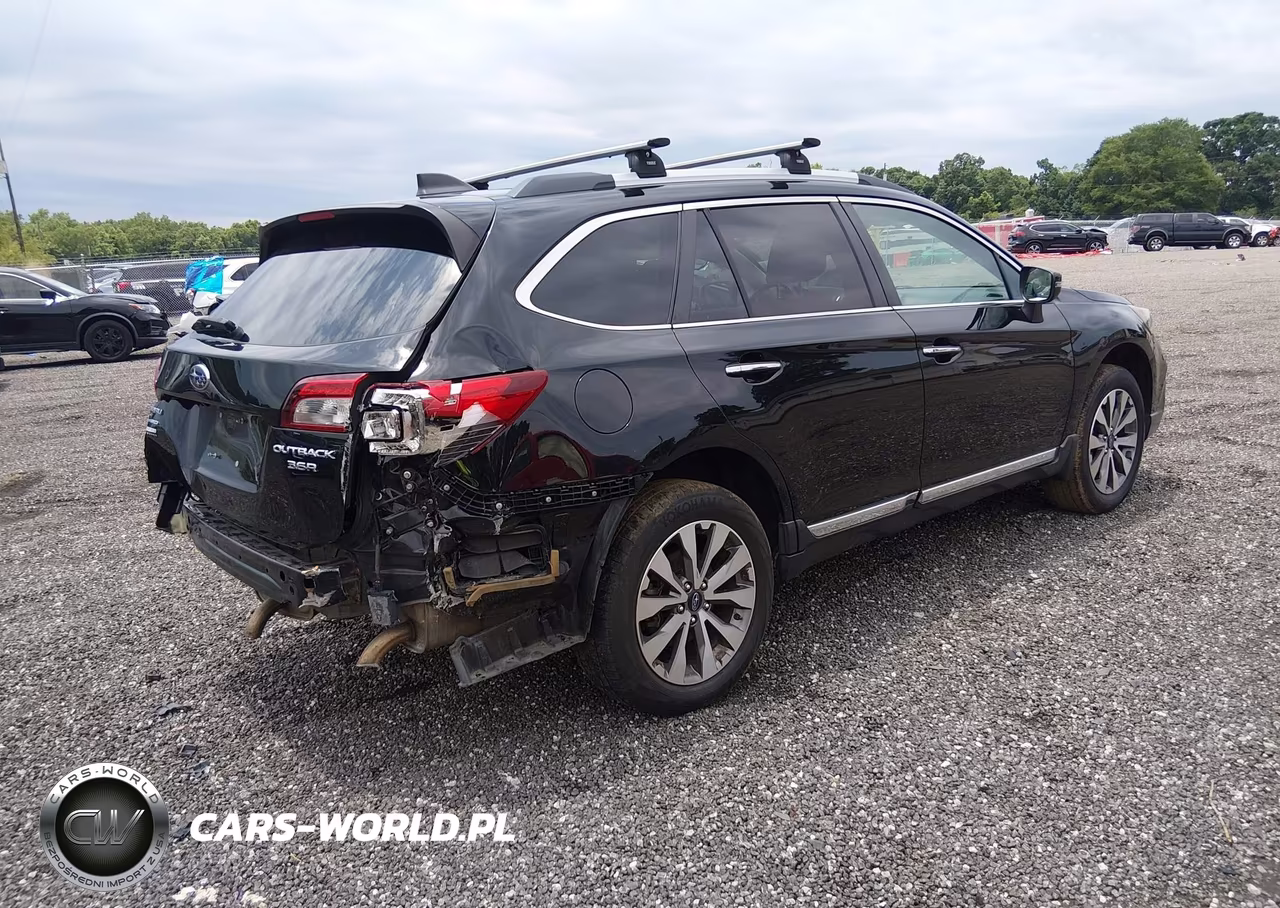 2019 Subaru Outback 3.6R Touring VIN:4S4BSETC0K3365328 - 4