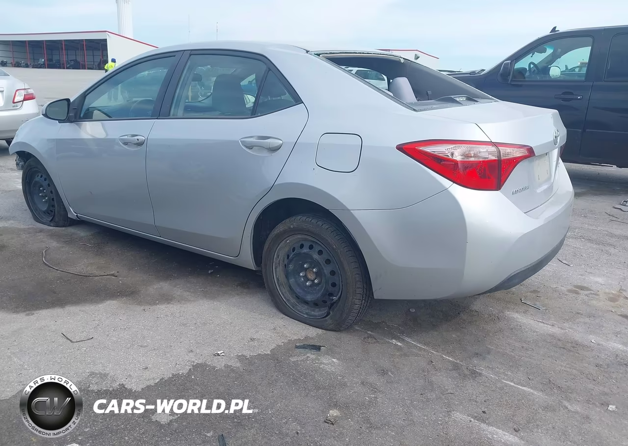 2017 Toyota Corolla Le VIN:2T1BURHEXHC903338 - 3