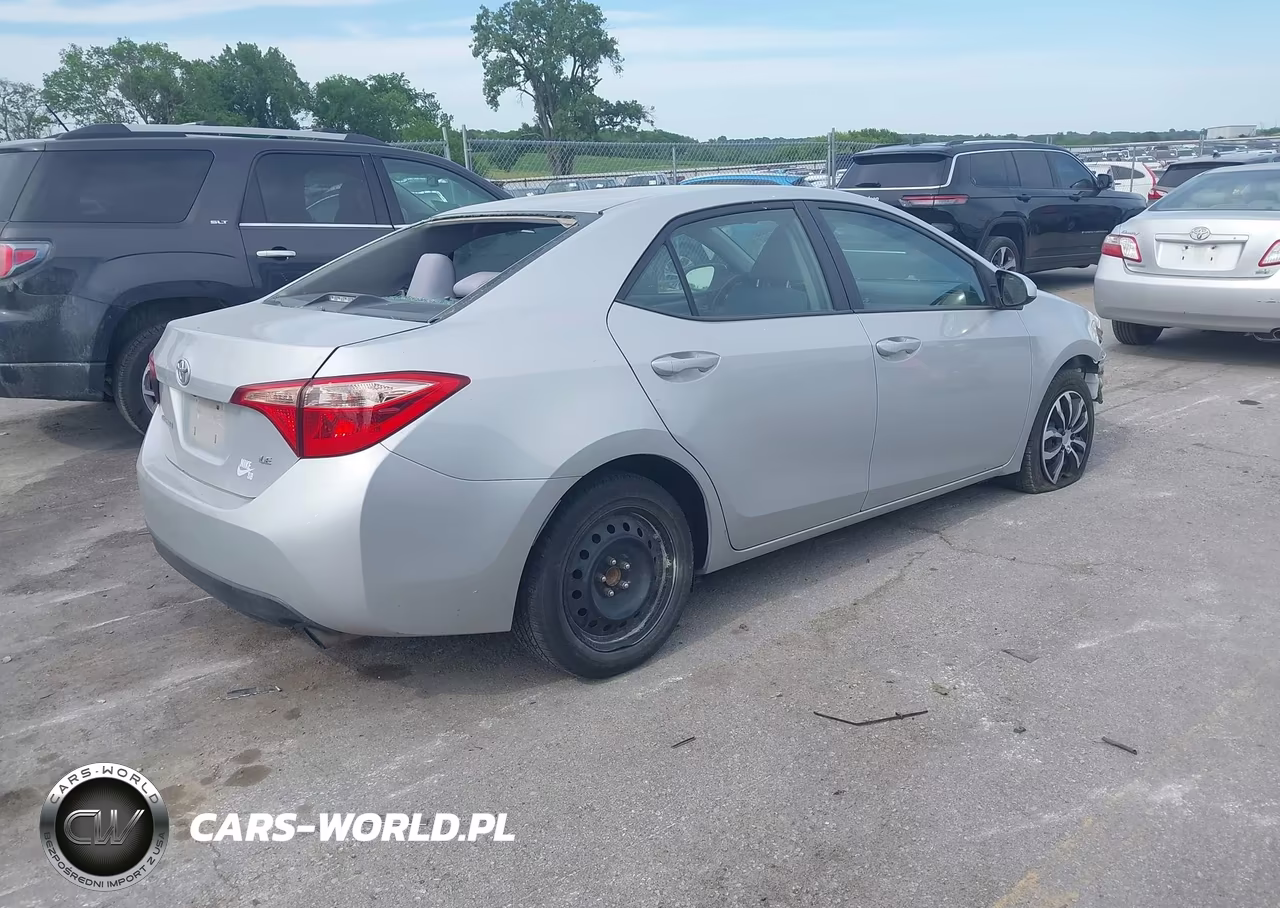 2017 Toyota Corolla Le VIN:2T1BURHEXHC903338 - 4
