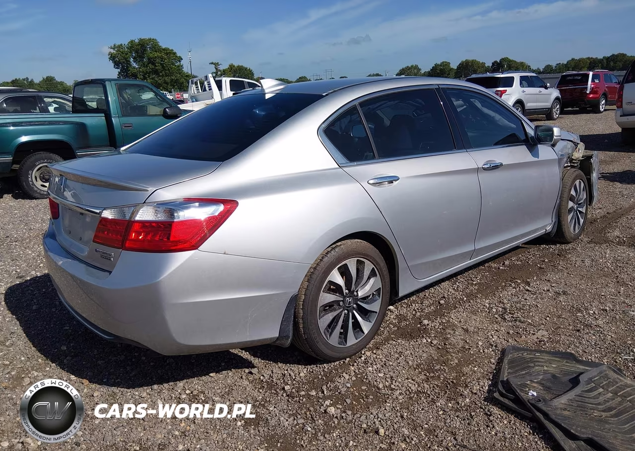 2014 Honda Accord Hybrid Touring VIN:1HGCR6F73EA008929 - 4