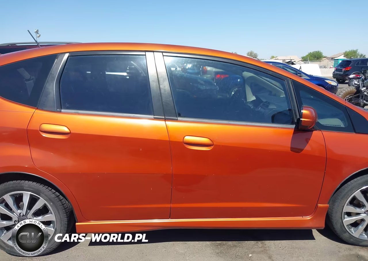 2012 Honda Fit Sport VIN:JHMGE8H56CC012587 - 13