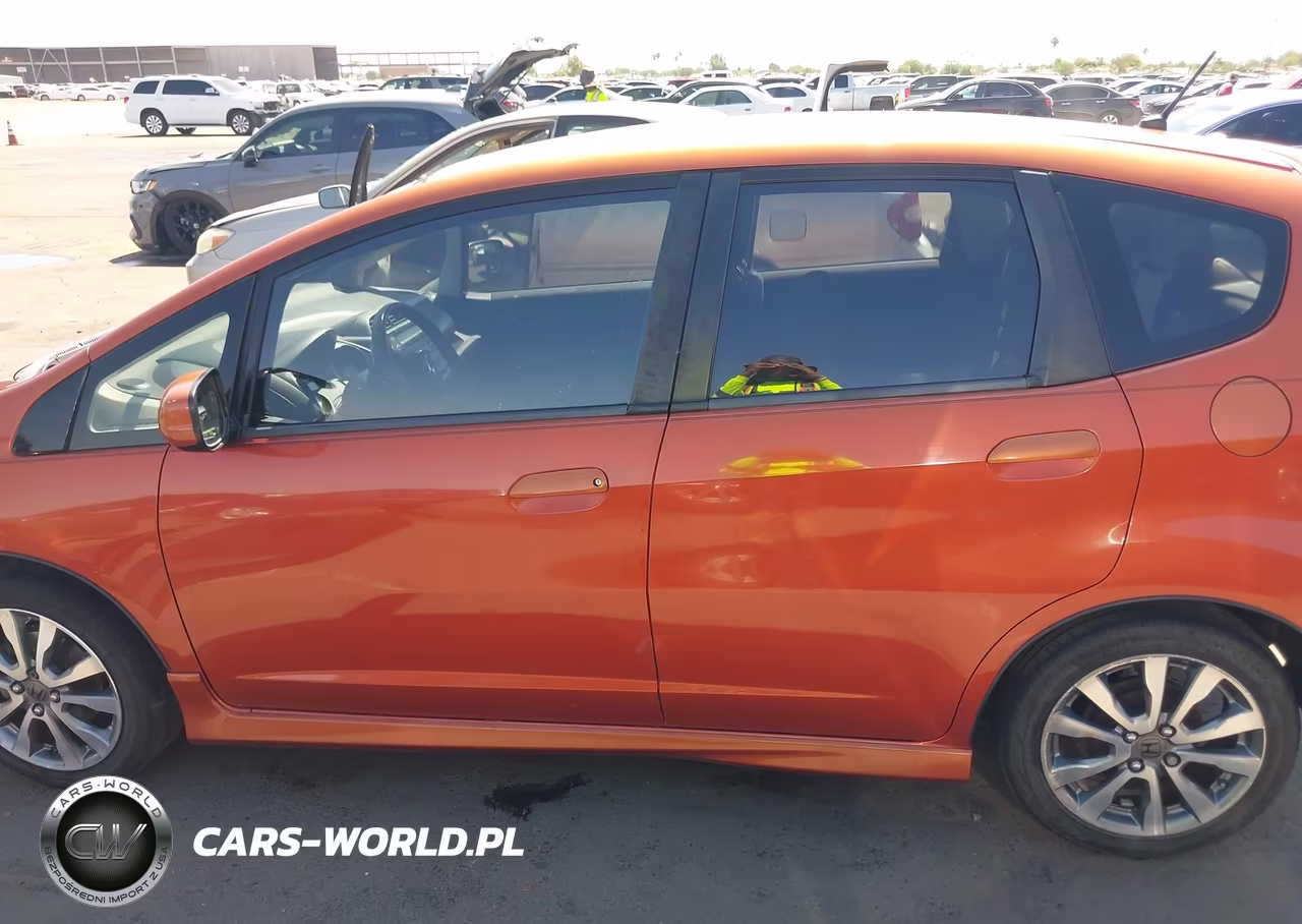 2012 Honda Fit Sport VIN:JHMGE8H56CC012587 - 14