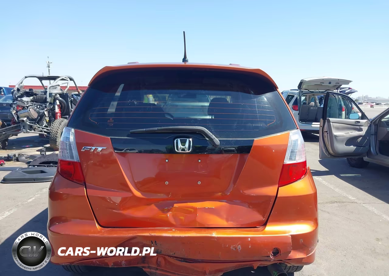 2012 Honda Fit Sport VIN:JHMGE8H56CC012587 - 16