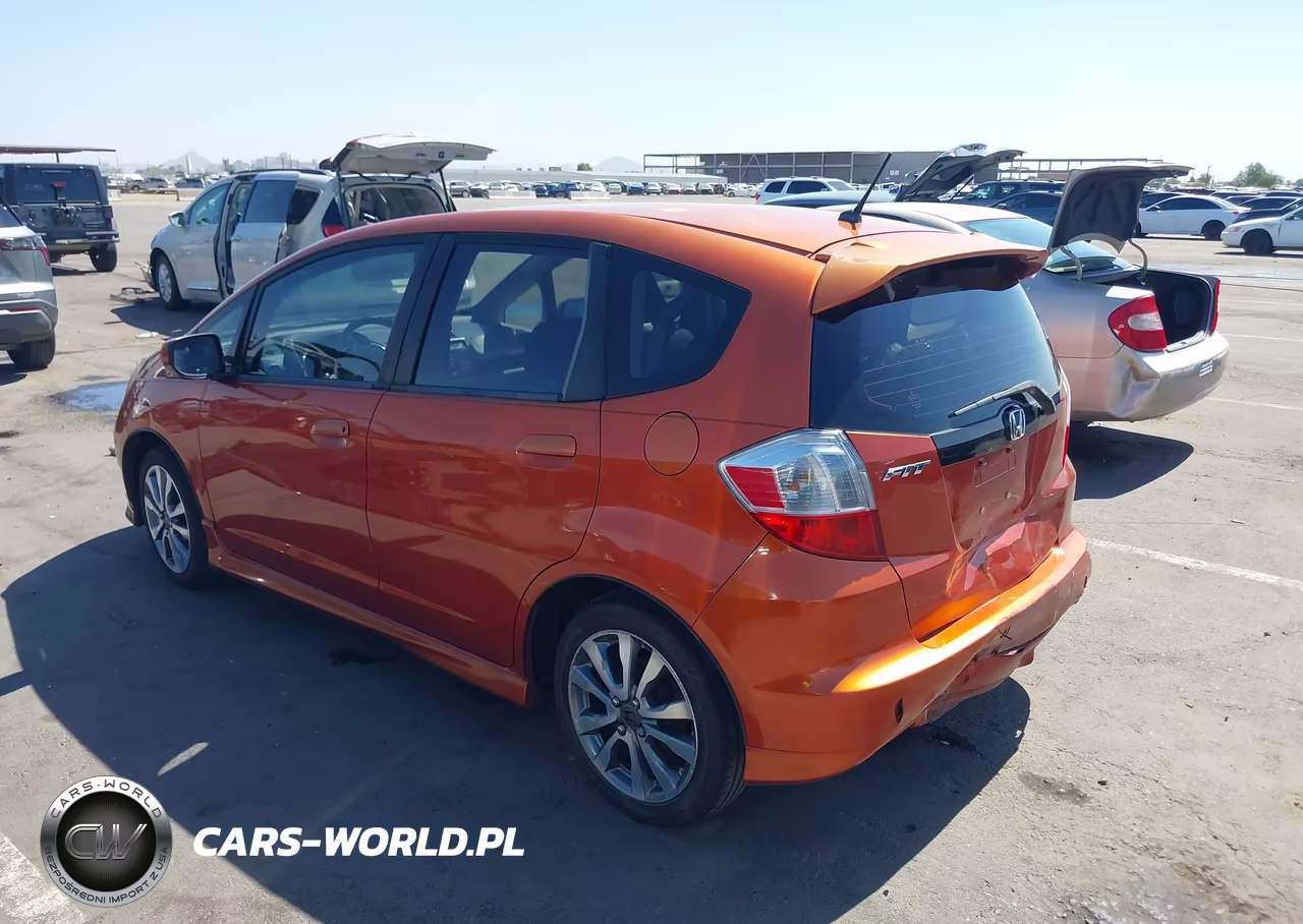 2012 Honda Fit Sport VIN:JHMGE8H56CC012587 - 3