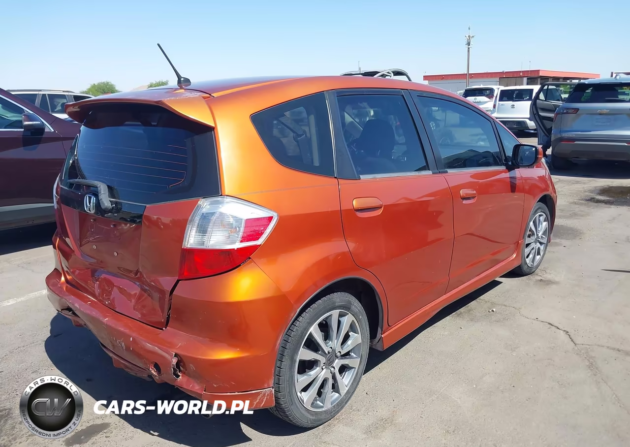 2012 Honda Fit Sport VIN:JHMGE8H56CC012587 - 4