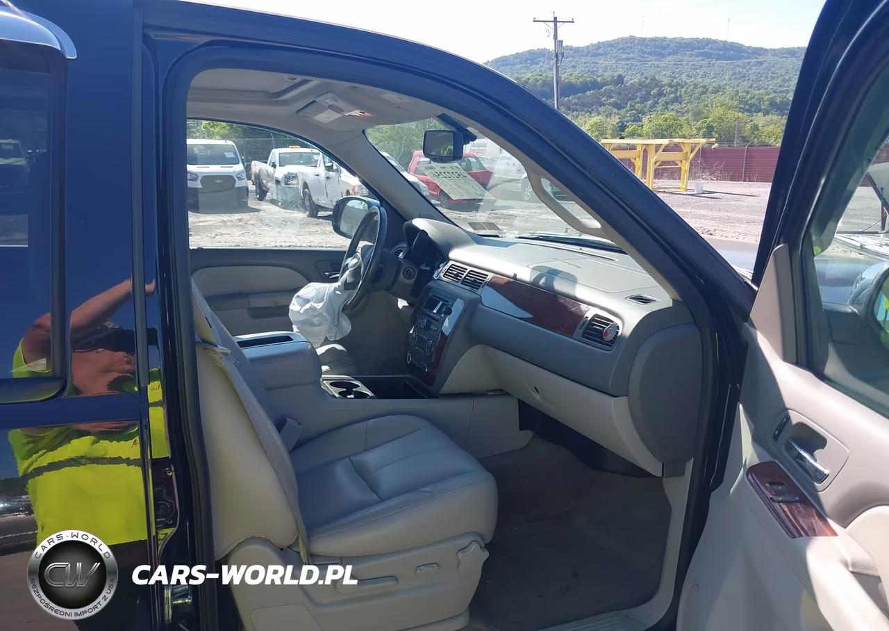 2014 Chevrolet Tahoe Lt VIN:1GNSKBE08ER229057 - 5